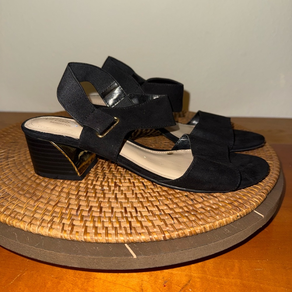 Liz Claiborne Black Low Block Heel Sandals‎ with Gold accents - Picture 2 of 11